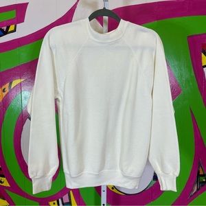 Vintage White Crewneck Sweatshirt. Similar to a size Small. Good used condition!